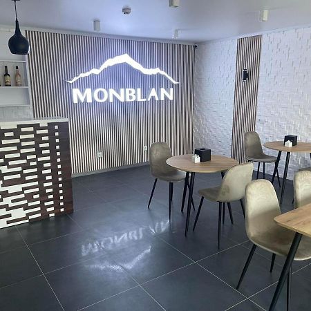 Отель Monblan Yablunytsia Buitenkant foto