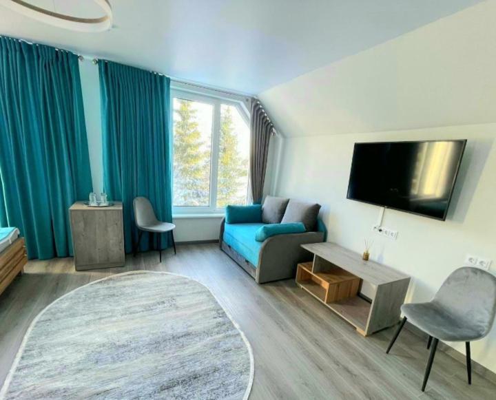 Отель Monblan Yablunytsia Buitenkant foto