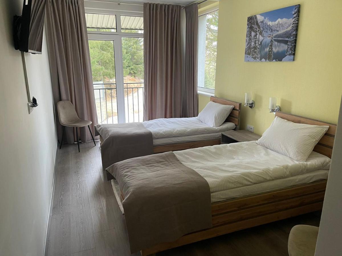 Отель Monblan Yablunytsia Kamer foto