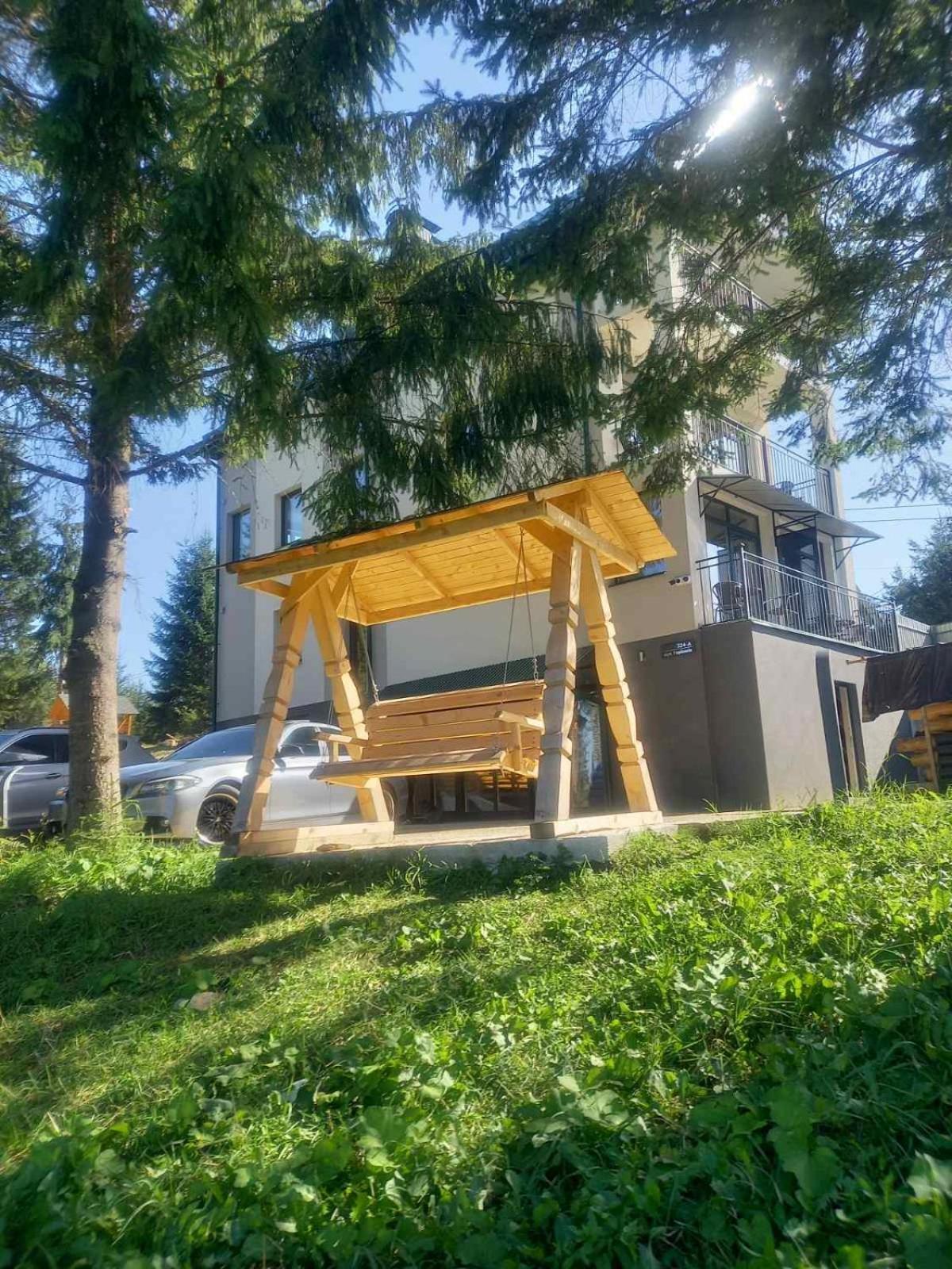 Отель Monblan Yablunytsia Buitenkant foto